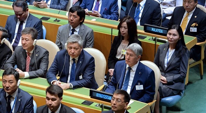Атамбаев БУУнун сессиясынын ачылышына катышты