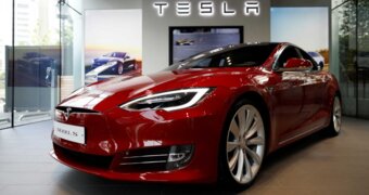 “Tesla” Европада чоң завод курат