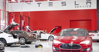 “Tesla” 717 миллион доллар чыгым тартты